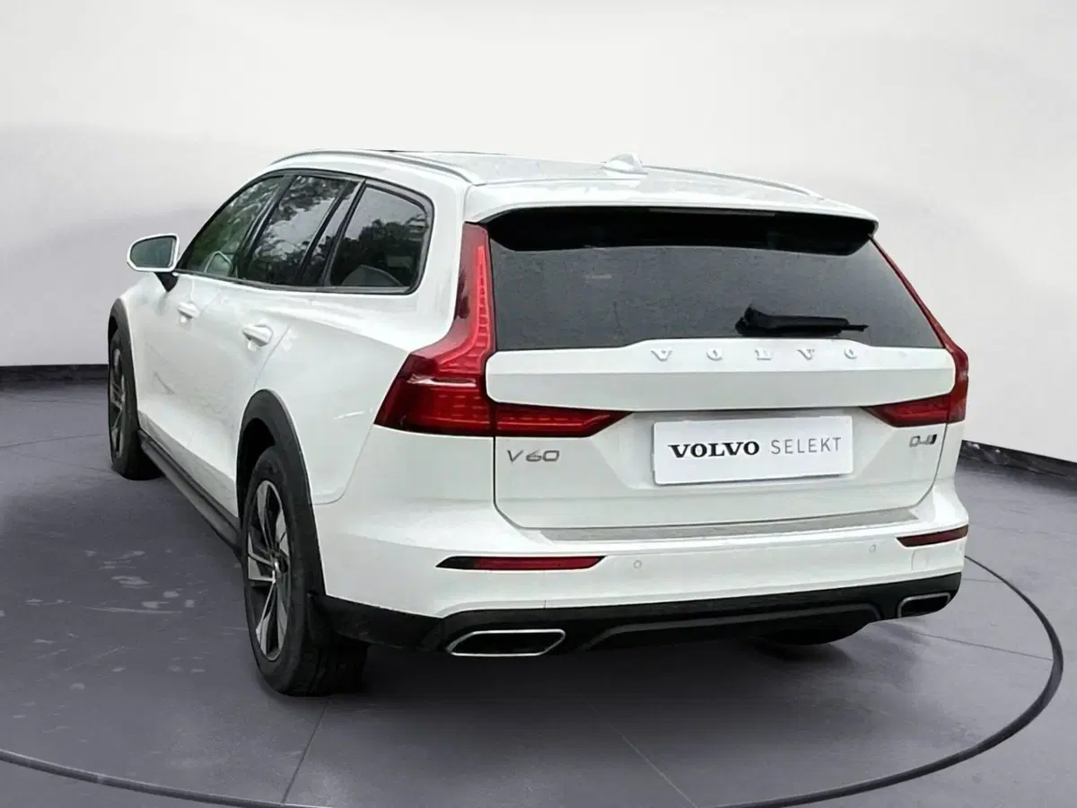 Volvo V60 Cross Country usata a Como (3)