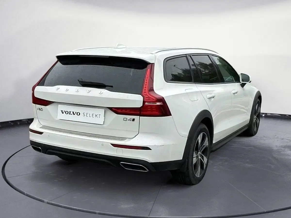 Volvo V60 Cross Country usata a Como (4)
