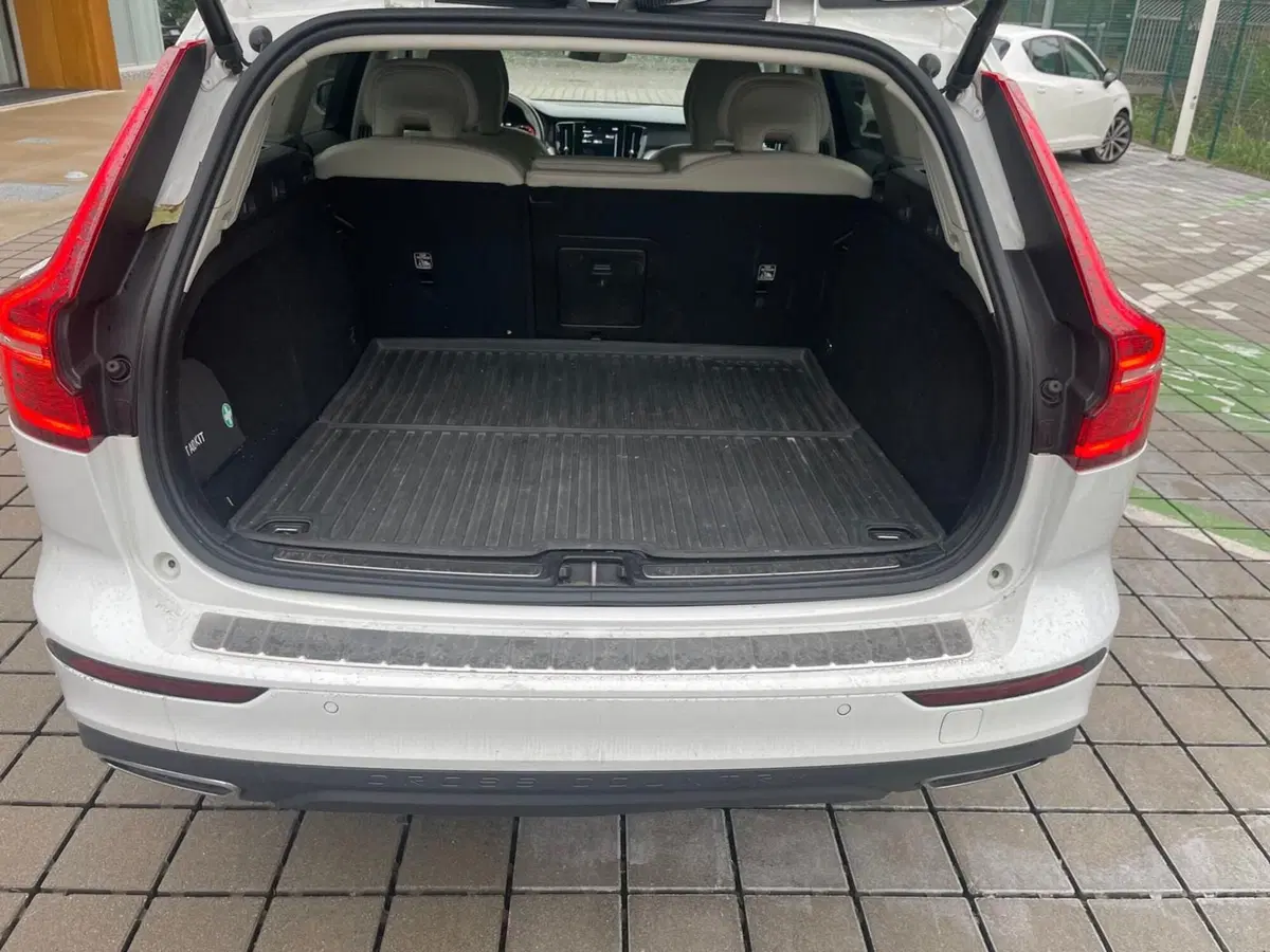 Volvo V60 Cross Country usata a Como (5)