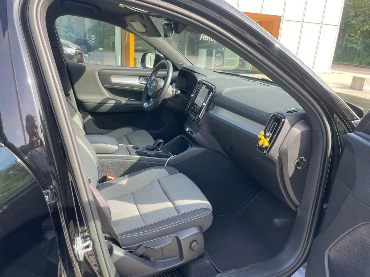 Volvo XC40 usata a Como (11)