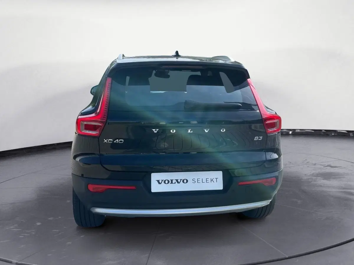 Volvo XC40 usata a Como (8)