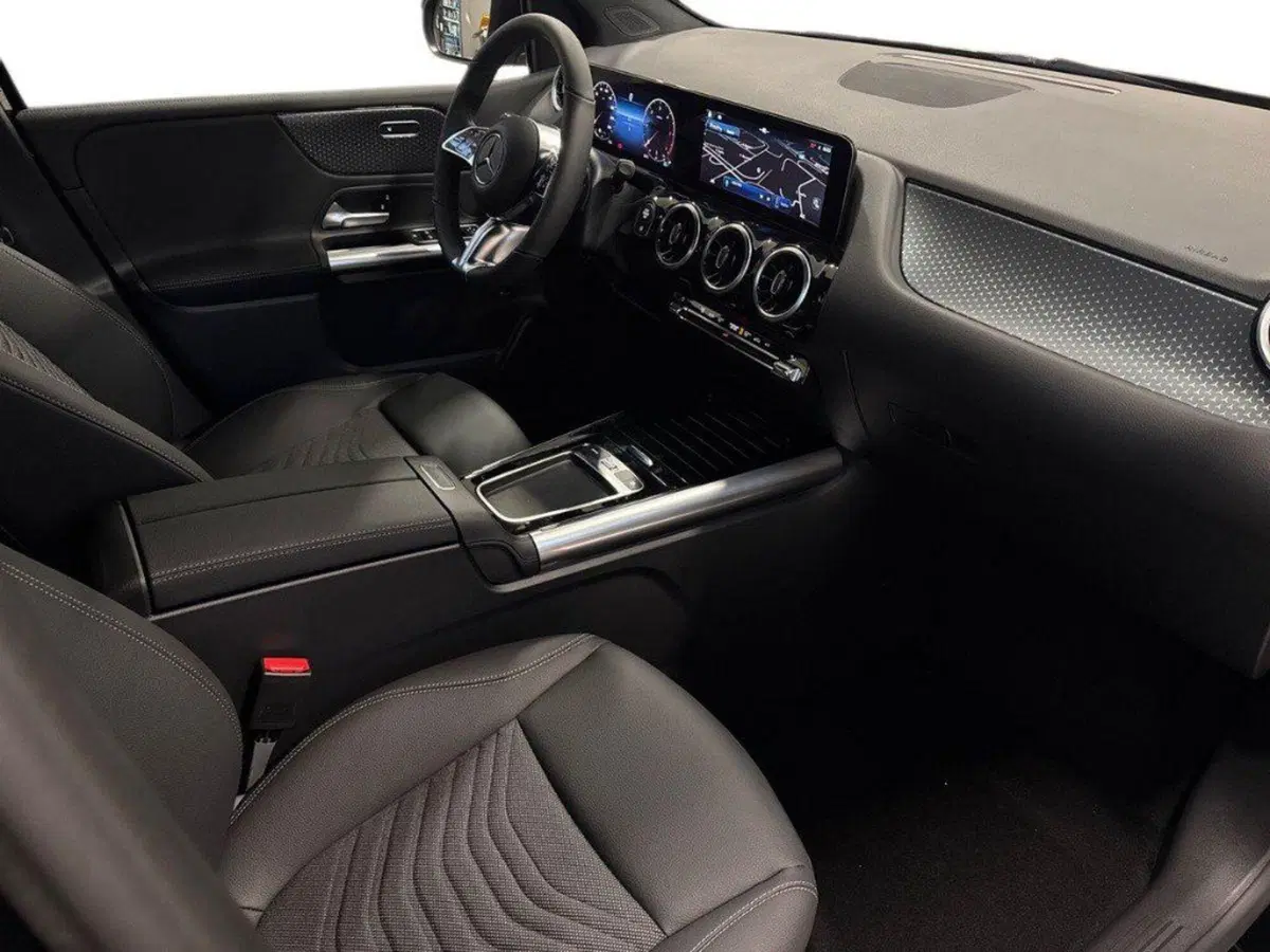 Mercedes-Benz Classe B nuova a Ancona (12)