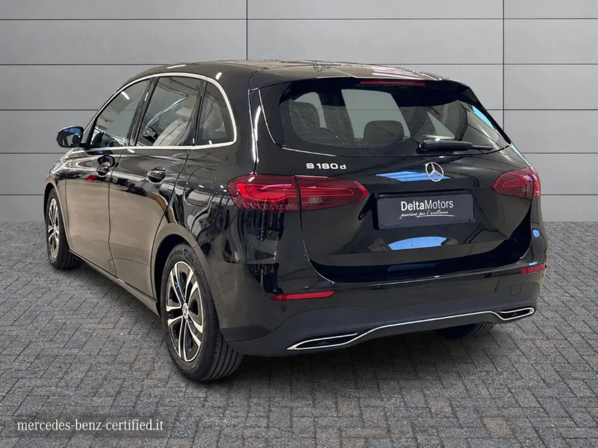 Mercedes-Benz Classe B nuova a Ancona (4)