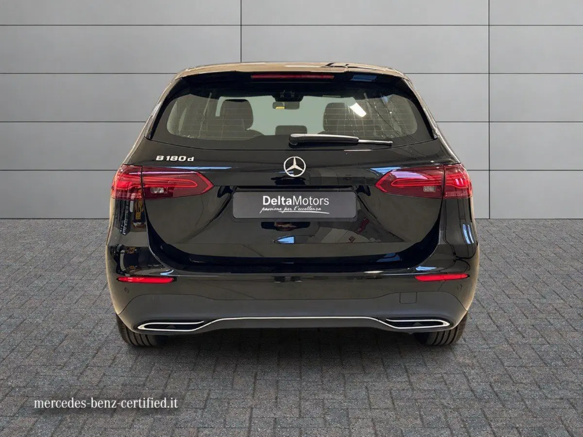 Mercedes-Benz Classe B nuova a Ancona (5)