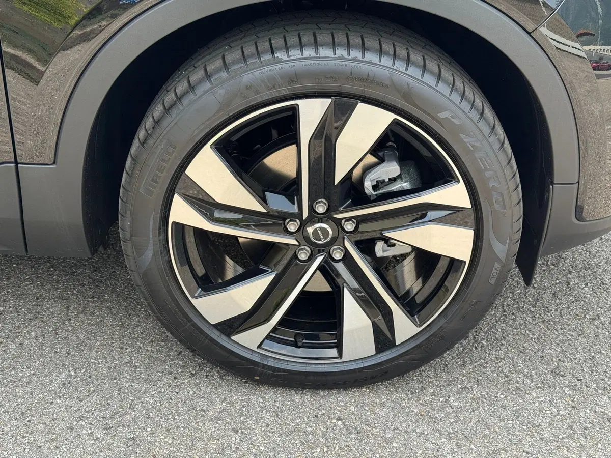 Volvo XC40 nuova a Como (6)