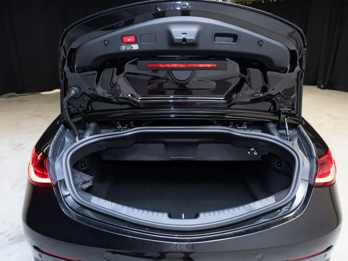 Mercedes-Benz CLE Cabrio nuova a Ancona (12)