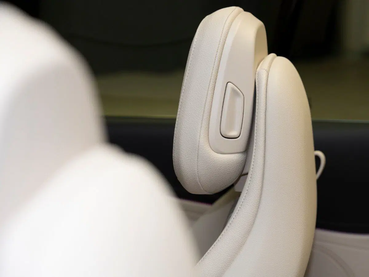Mercedes-Benz CLE Cabrio nuova a Ancona (16)
