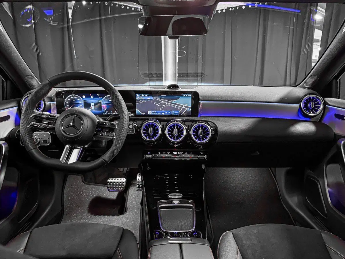 Mercedes-Benz Classe A nuova a Ancona (14)