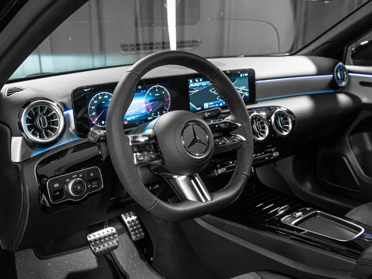 Mercedes-Benz Classe A nuova a Ancona (15)