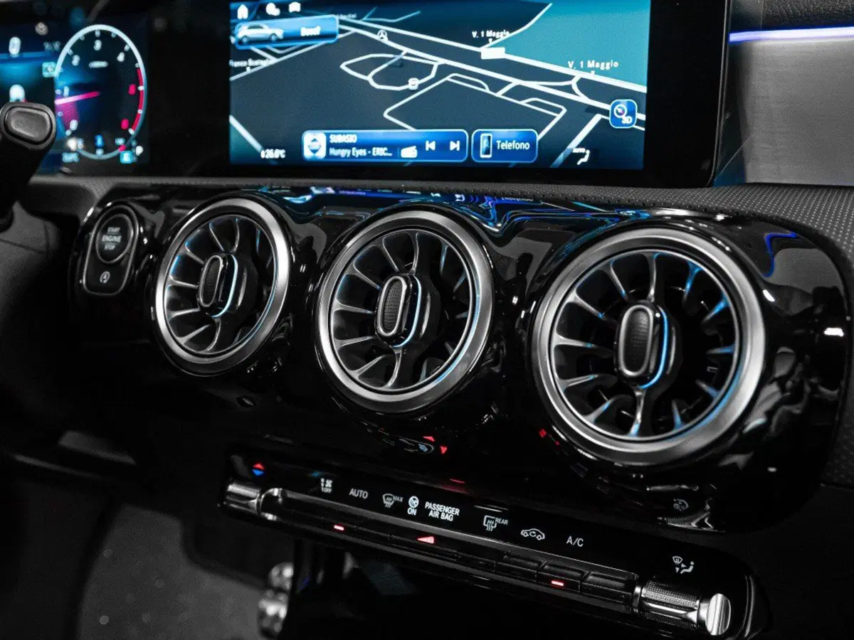 Mercedes-Benz Classe A nuova a Ancona (20)