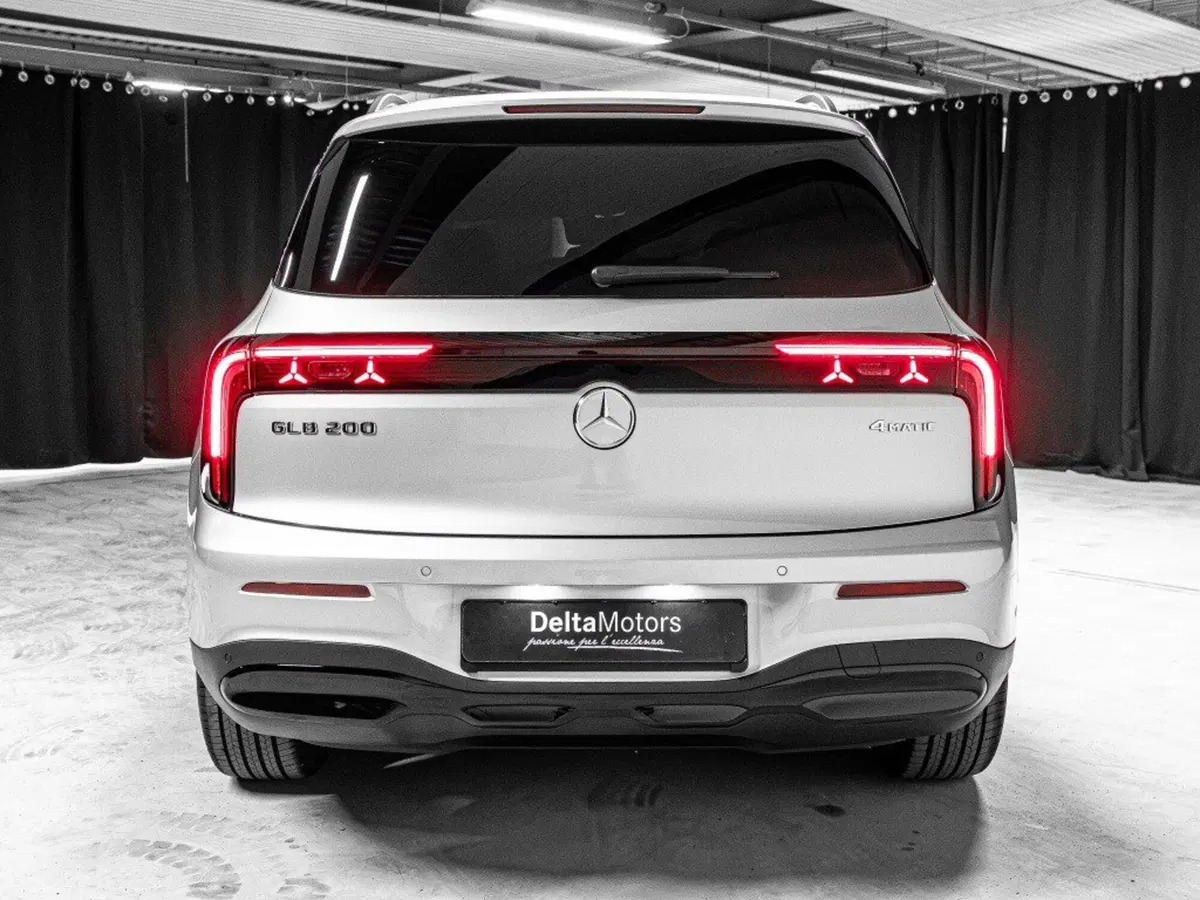 Mercedes-Benz GLB nuova a Ancona (3)