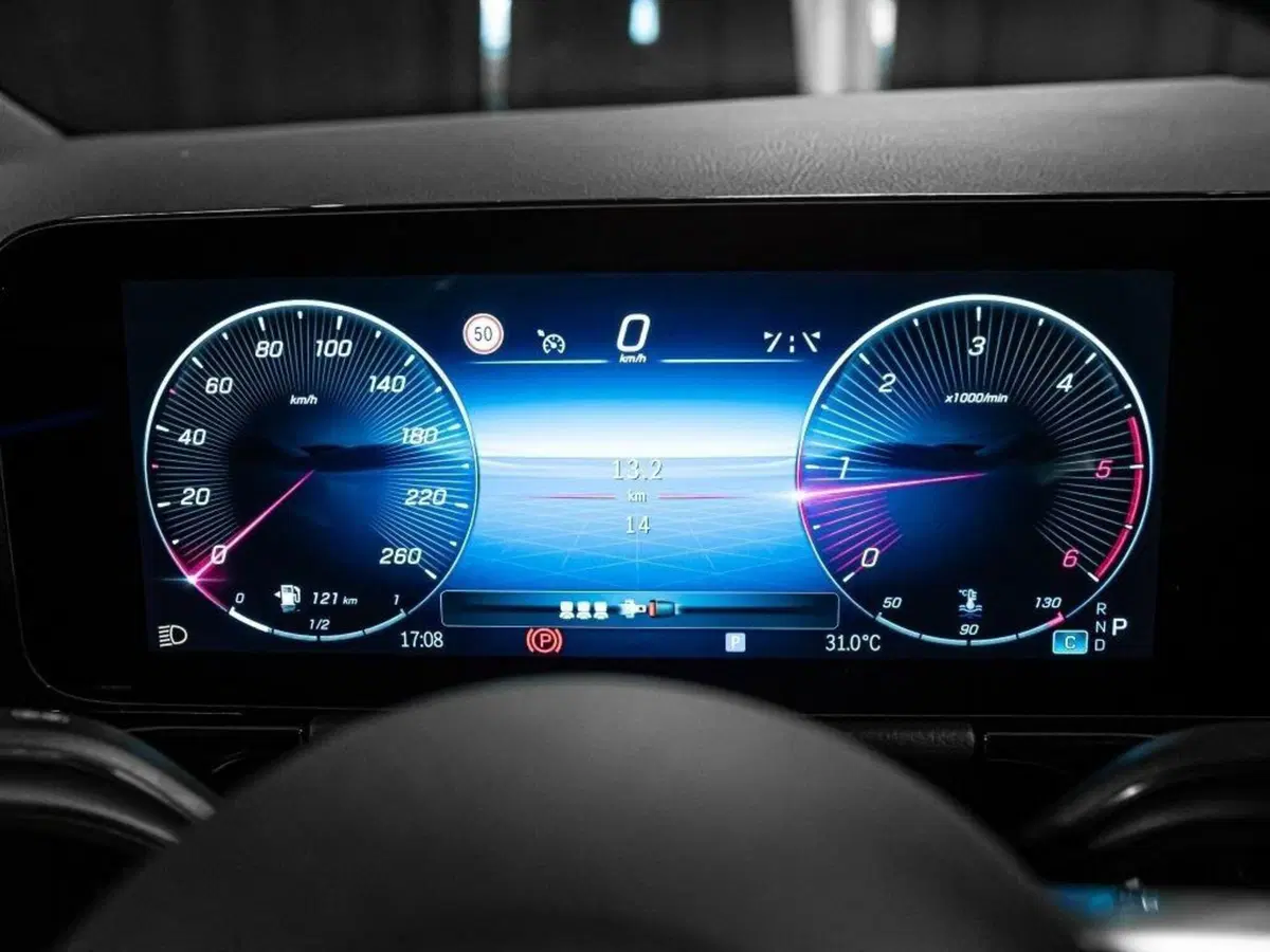 Mercedes-Benz GLA SUV nuova a Ancona (15)