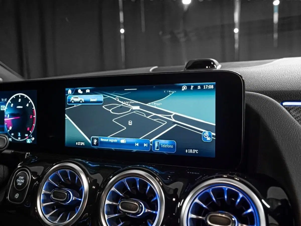 Mercedes-Benz GLA SUV nuova a Ancona (18)