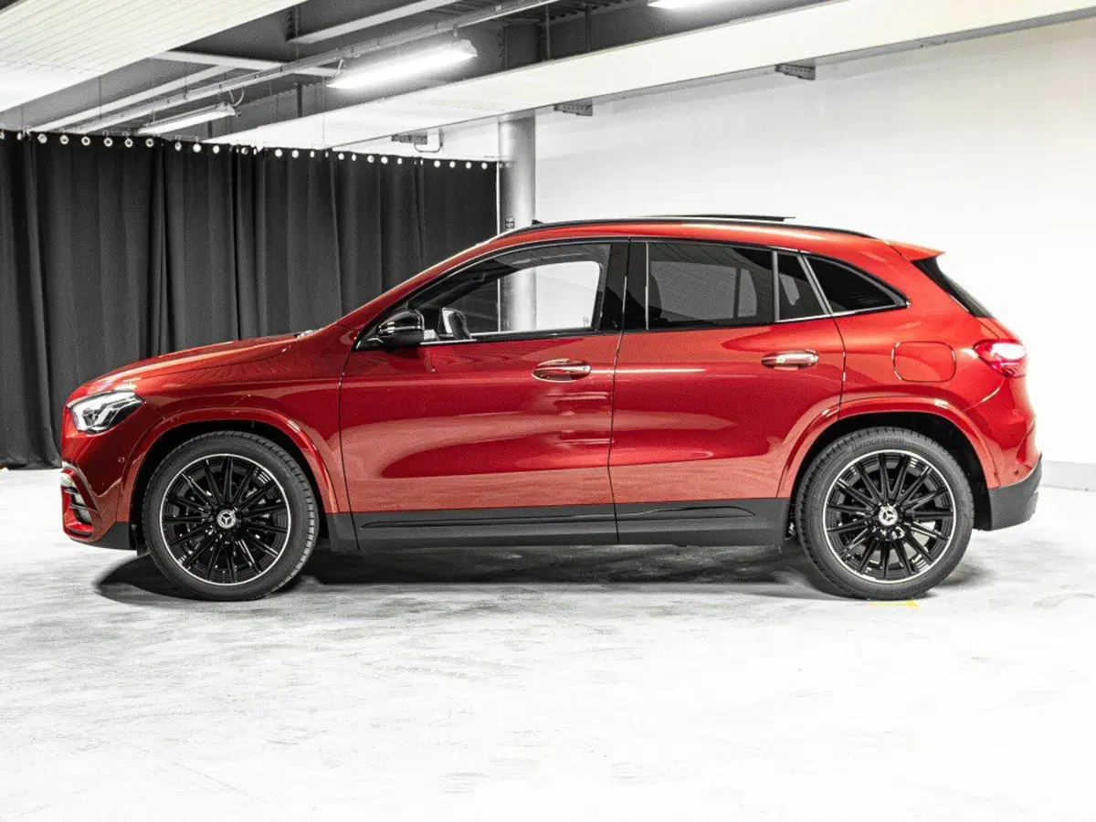 Mercedes-Benz GLA SUV nuova a Ancona (2)