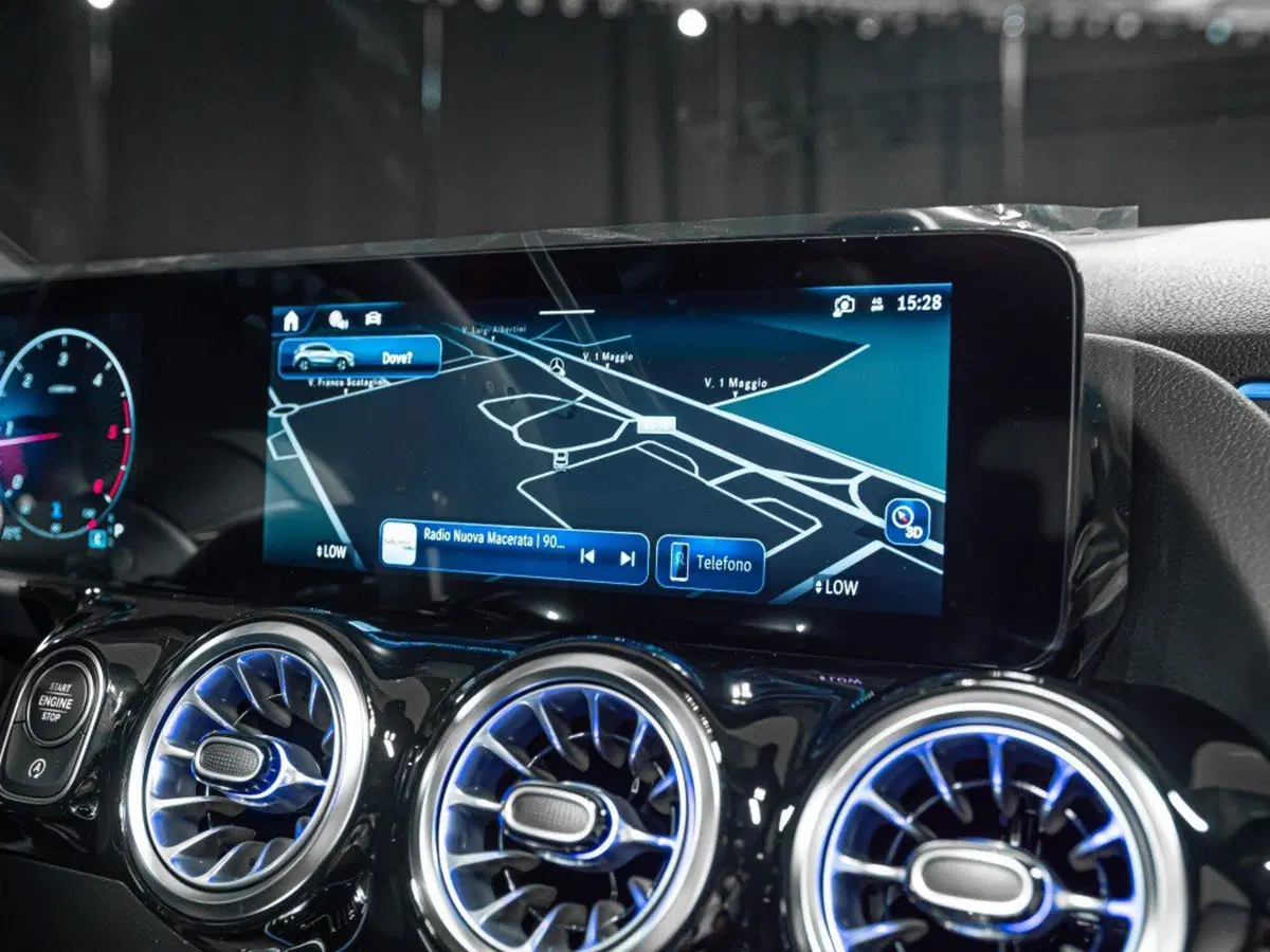 Mercedes-Benz GLA SUV nuova a Ancona (20)
