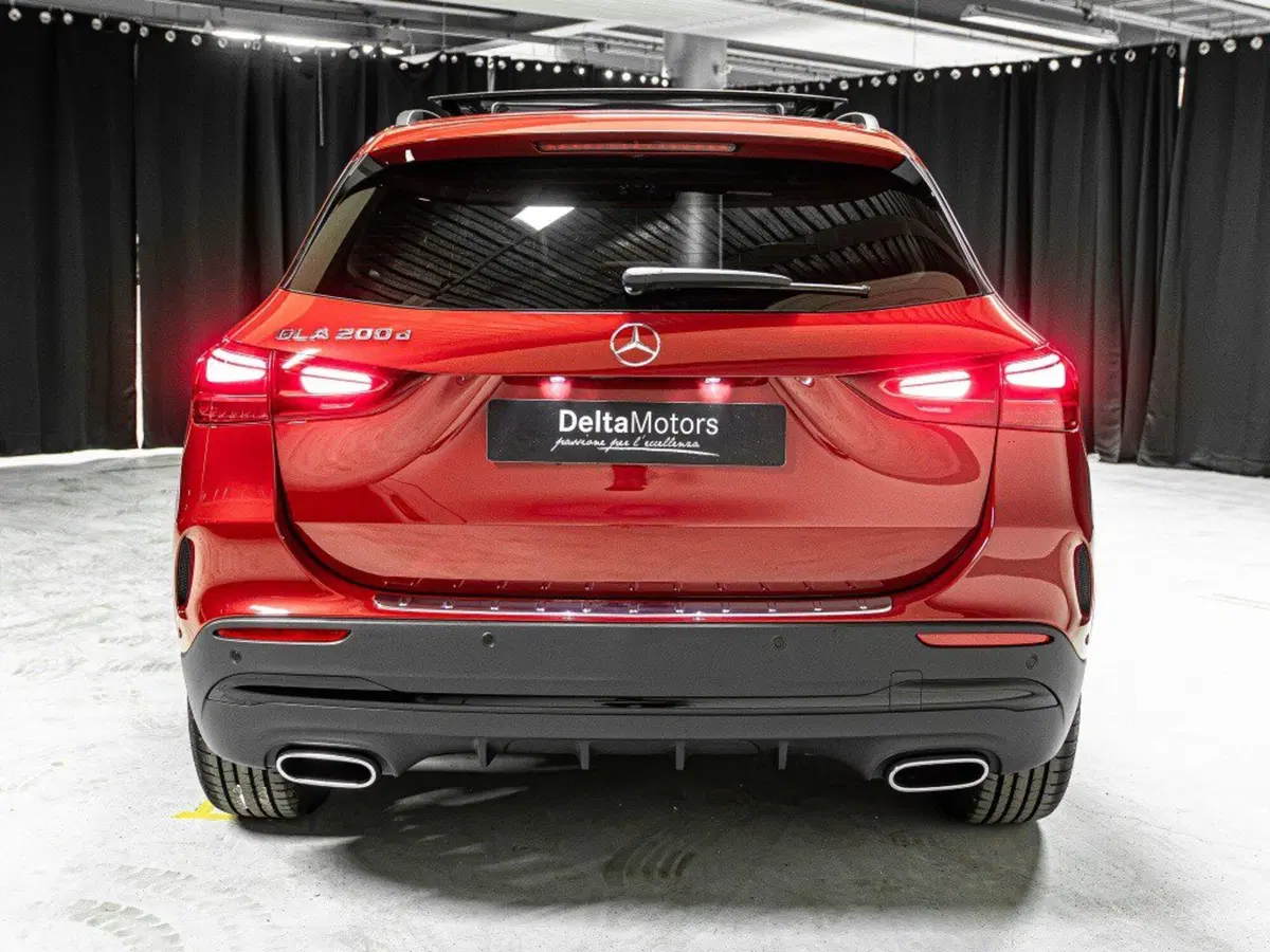Mercedes-Benz GLA SUV nuova a Ancona (3)