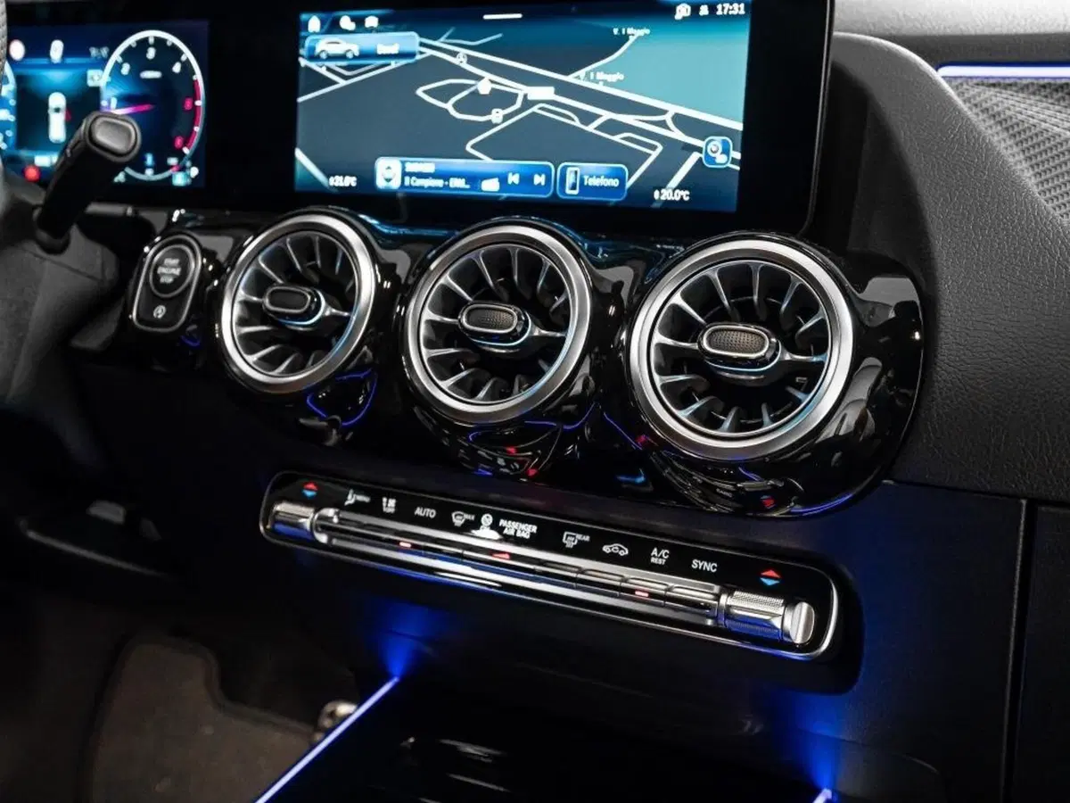 Mercedes-Benz GLA SUV nuova a Ancona (18)