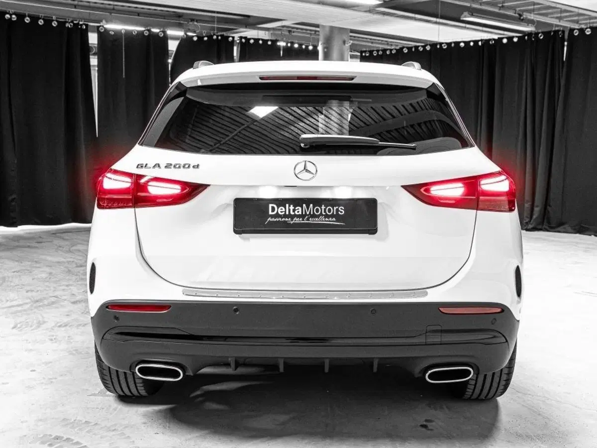 Mercedes-Benz GLA SUV nuova a Ancona (3)