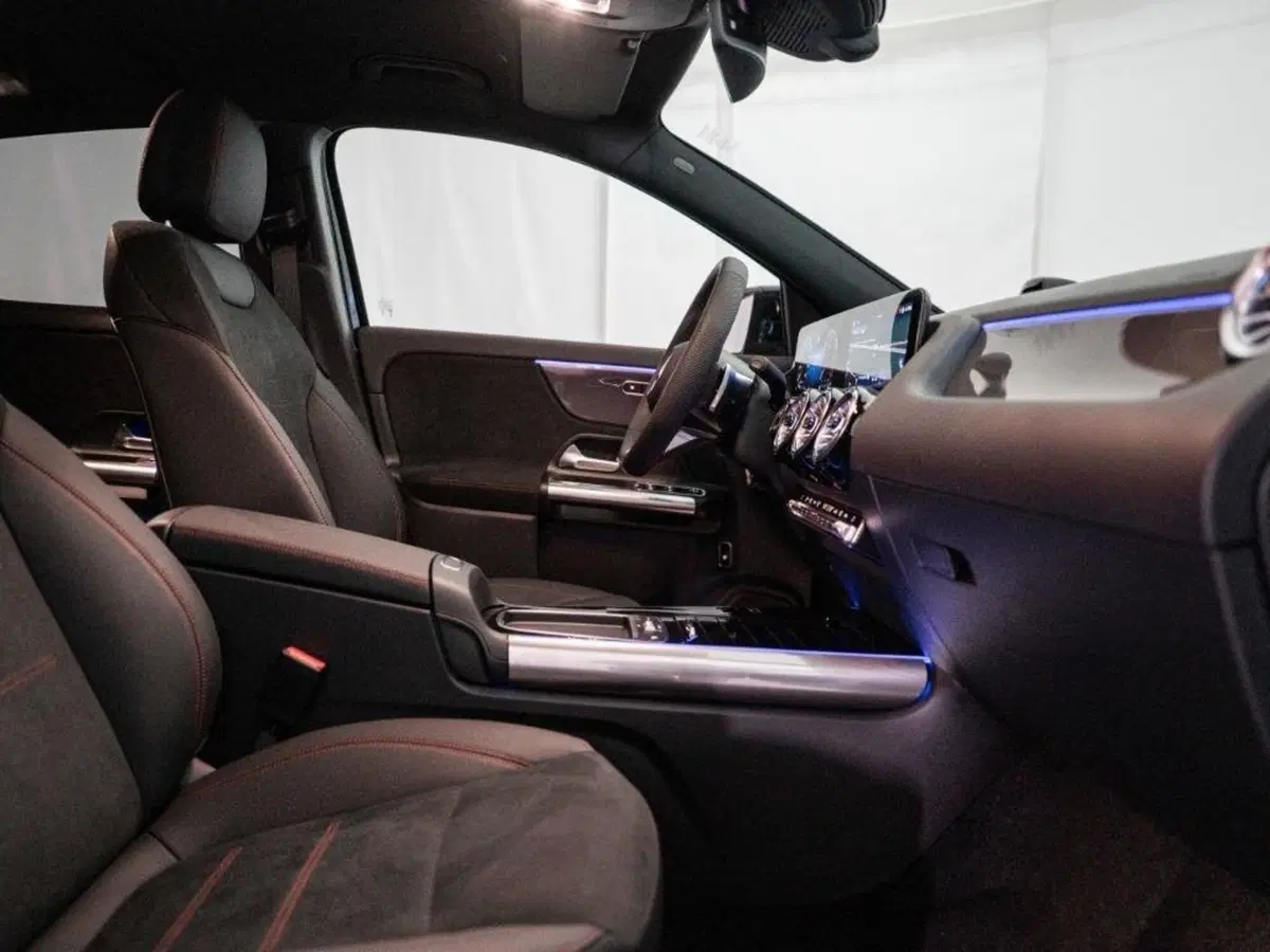 Mercedes-Benz GLA SUV nuova a Ancona (10)