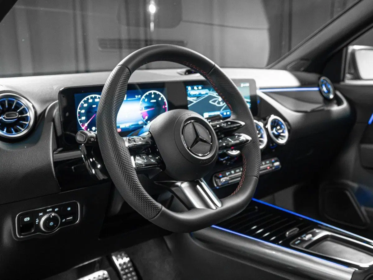 Mercedes-Benz GLA SUV nuova a Ancona (12)