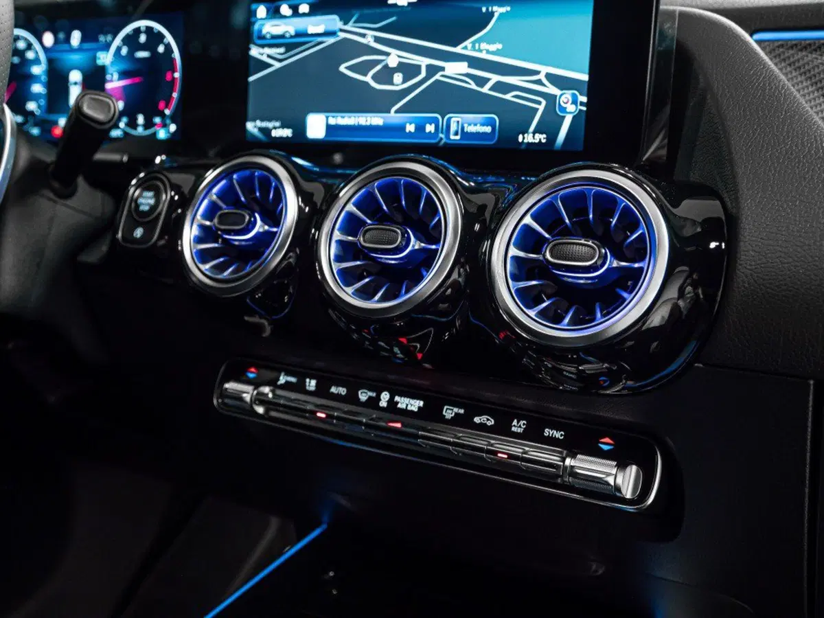 Mercedes-Benz GLA SUV nuova a Ancona (20)