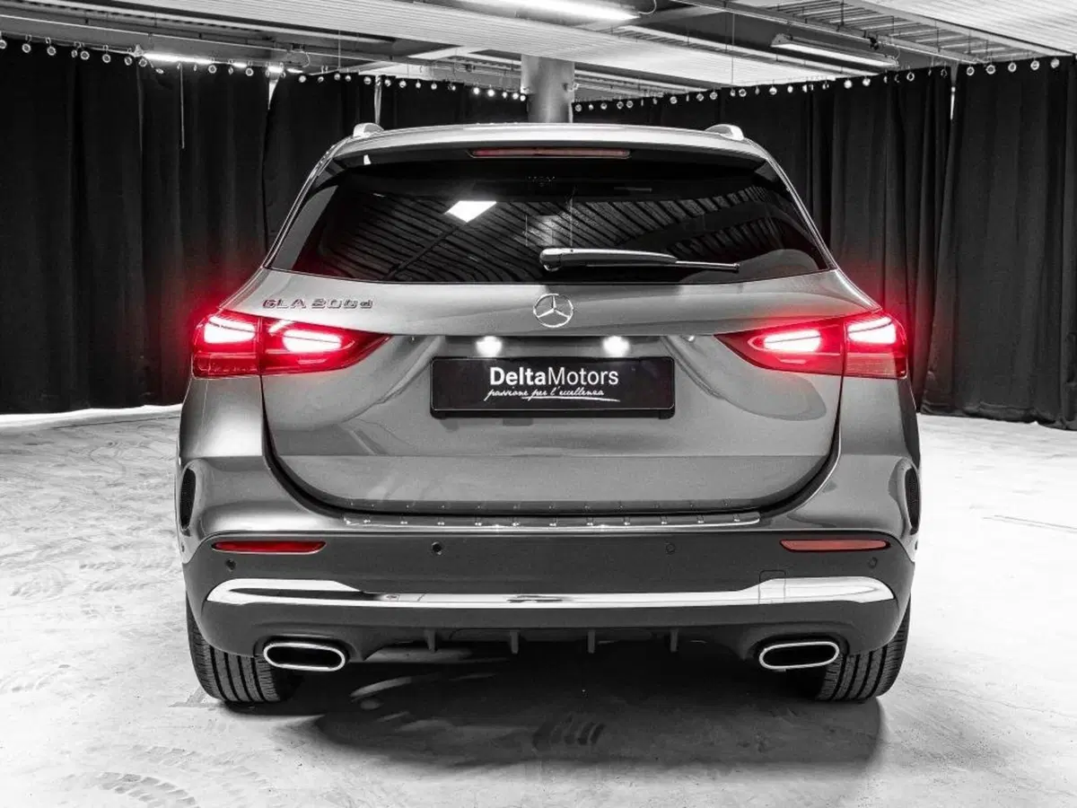 Mercedes-Benz GLA SUV nuova a Ancona (3)