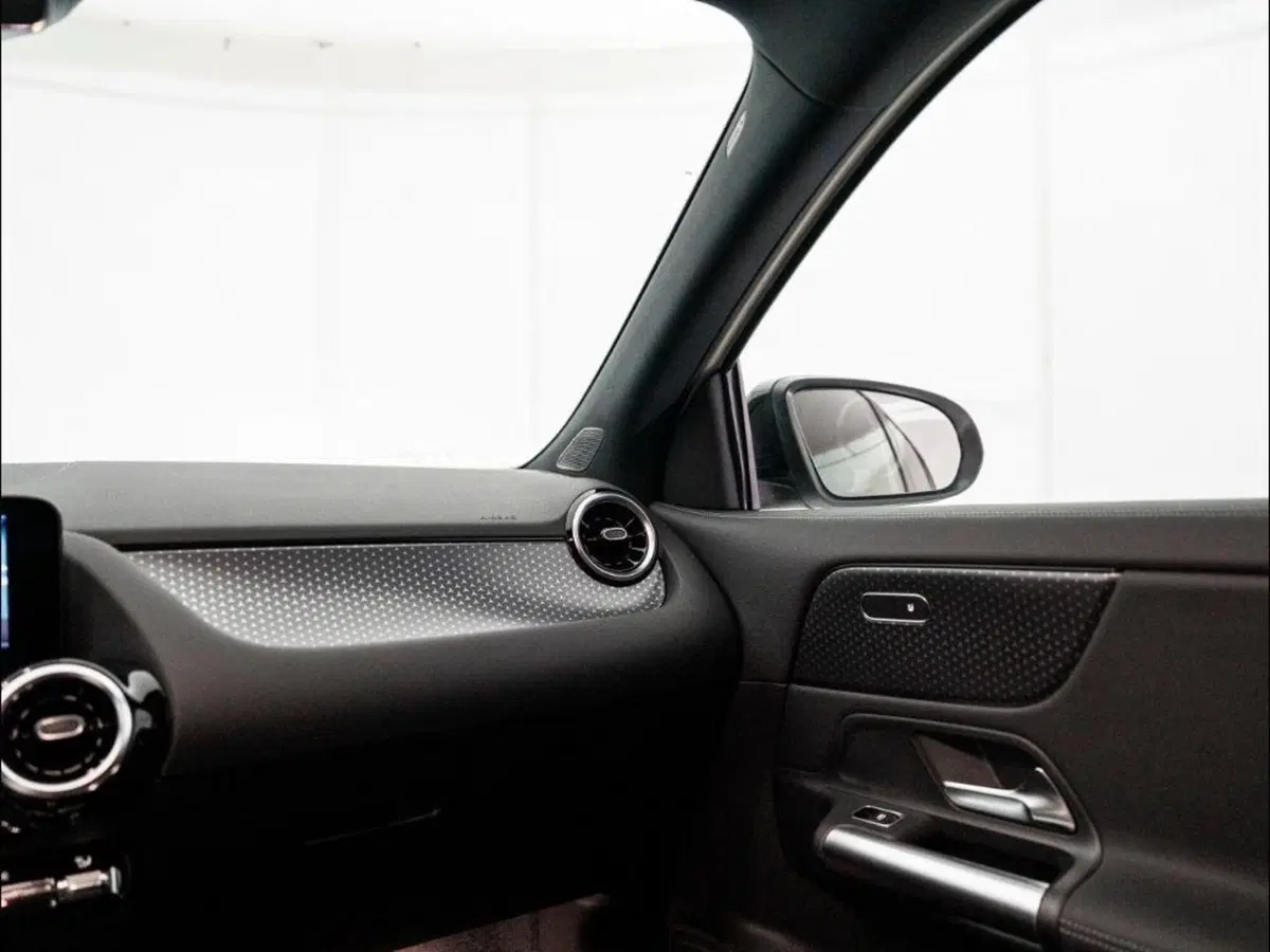 Mercedes-Benz GLA SUV nuova a Ancona (16)
