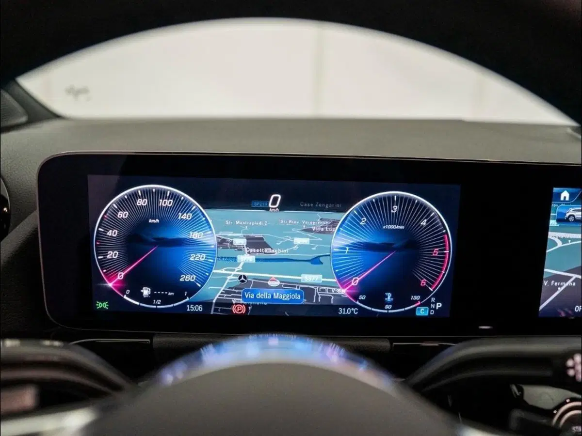 Mercedes-Benz GLA SUV nuova a Ancona (18)