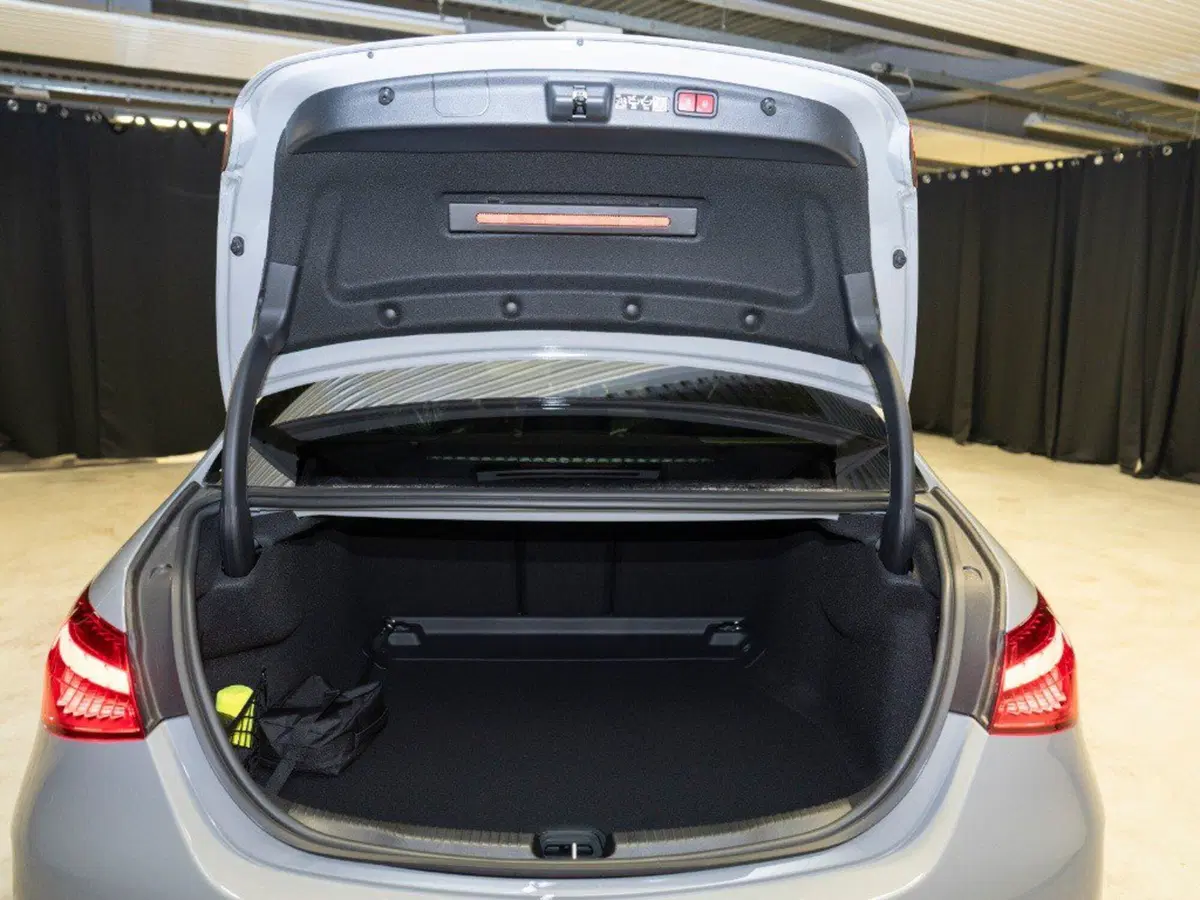 Mercedes-Benz Classe C nuova a Ancona (16)