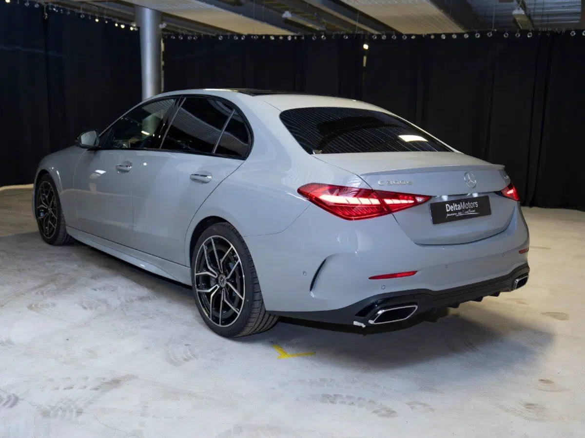 Mercedes-Benz Classe C nuova a Ancona (3)
