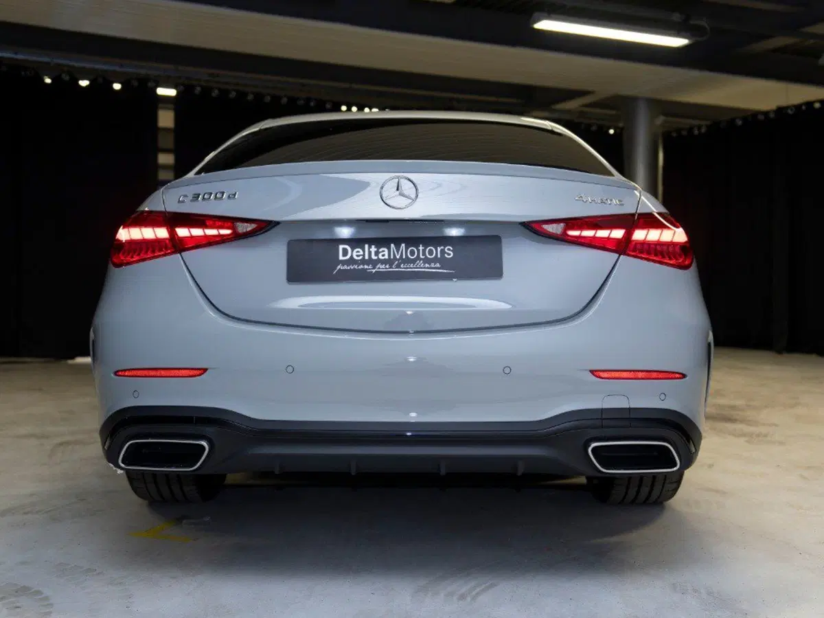 Mercedes-Benz Classe C nuova a Ancona (4)