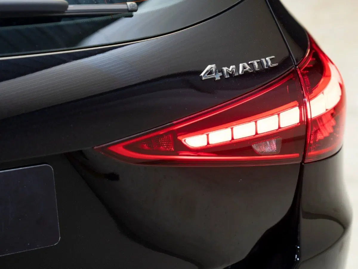 Mercedes-Benz Classe C Station Wagon nuova a Ancona (10)