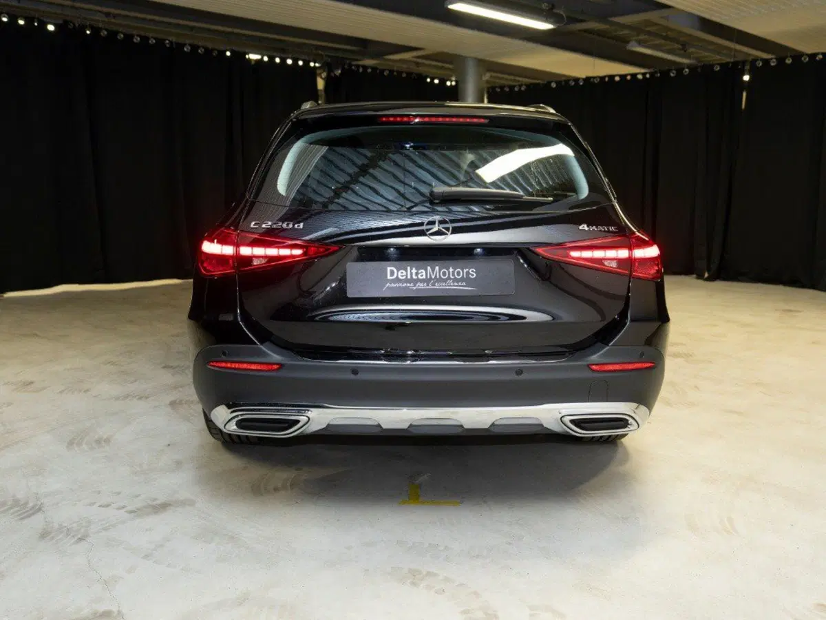 Mercedes-Benz Classe C Station Wagon nuova a Ancona (4)