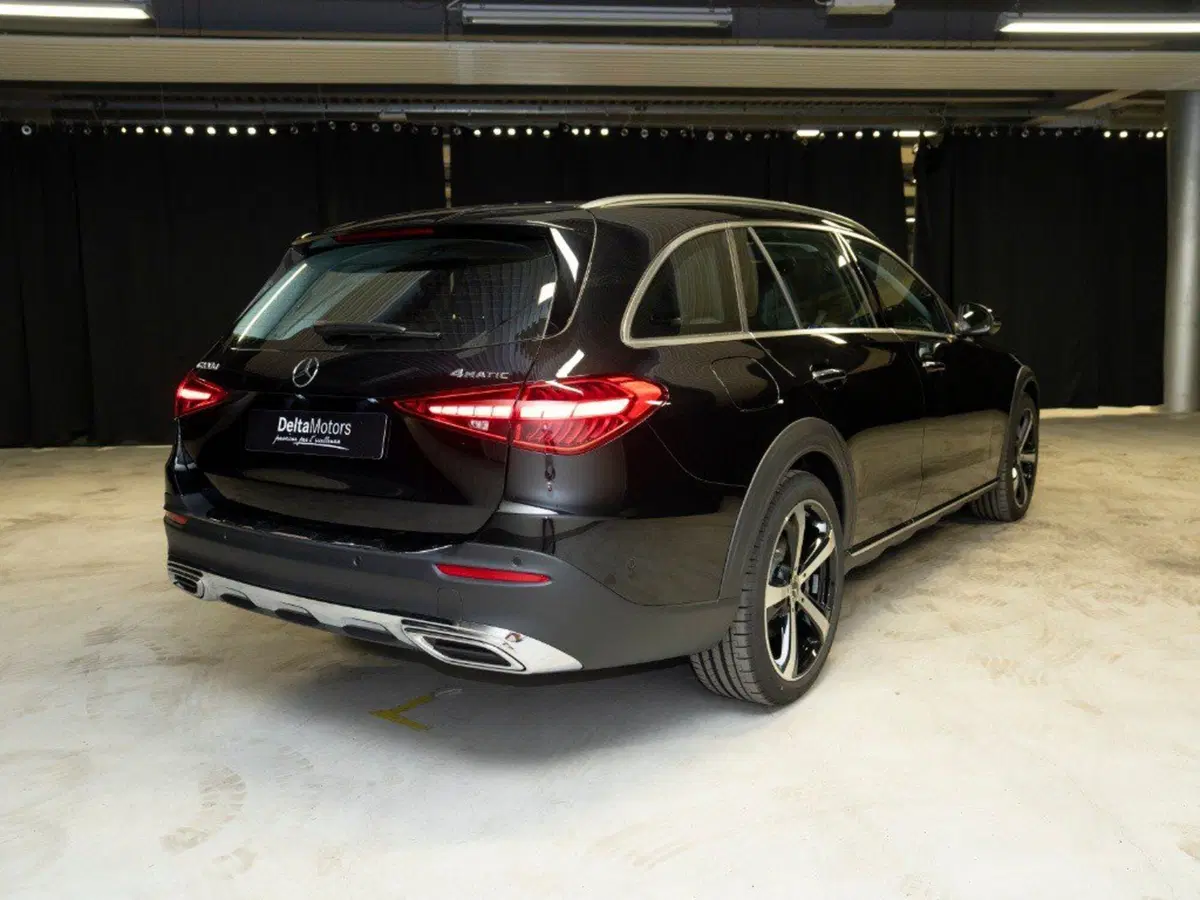 Mercedes-Benz Classe C Station Wagon nuova a Ancona (5)