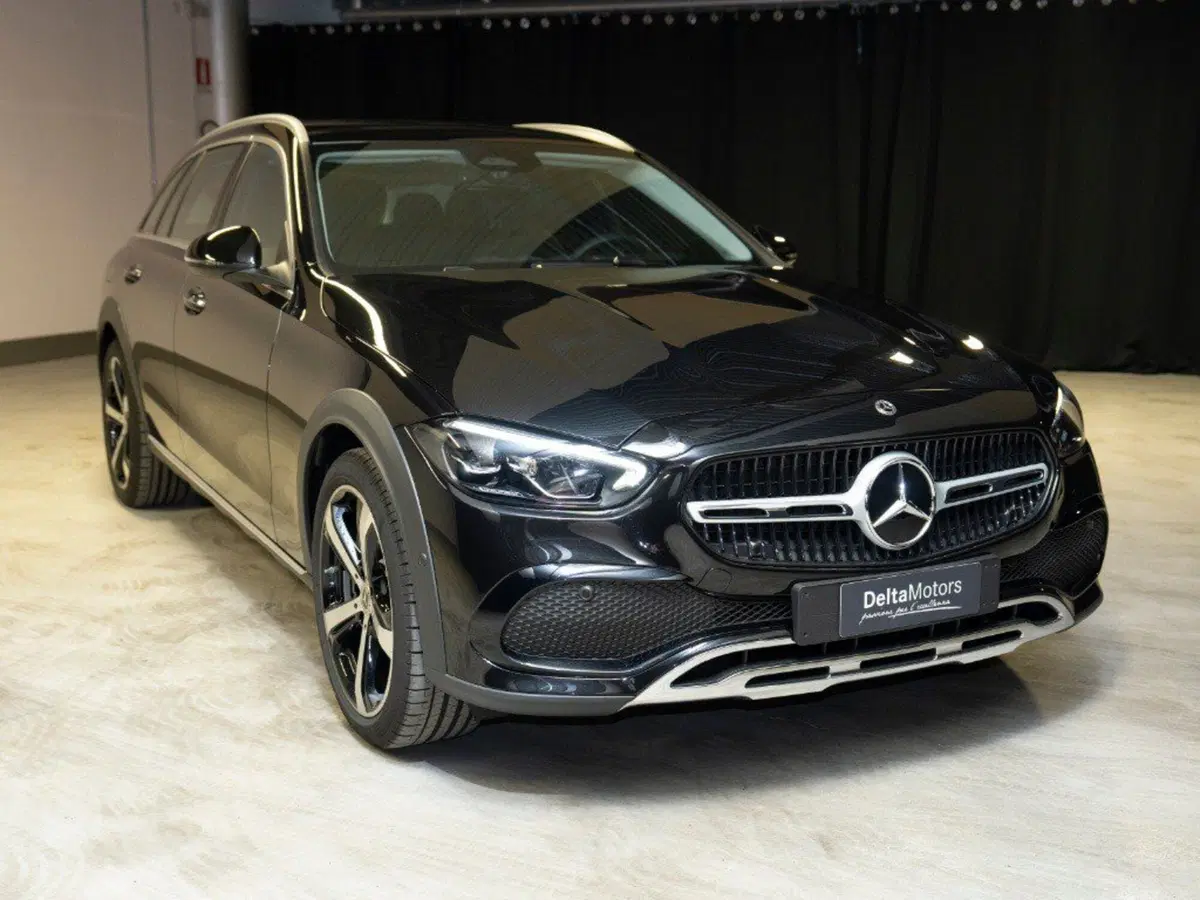 Mercedes-Benz Classe C Station Wagon nuova a Ancona (7)