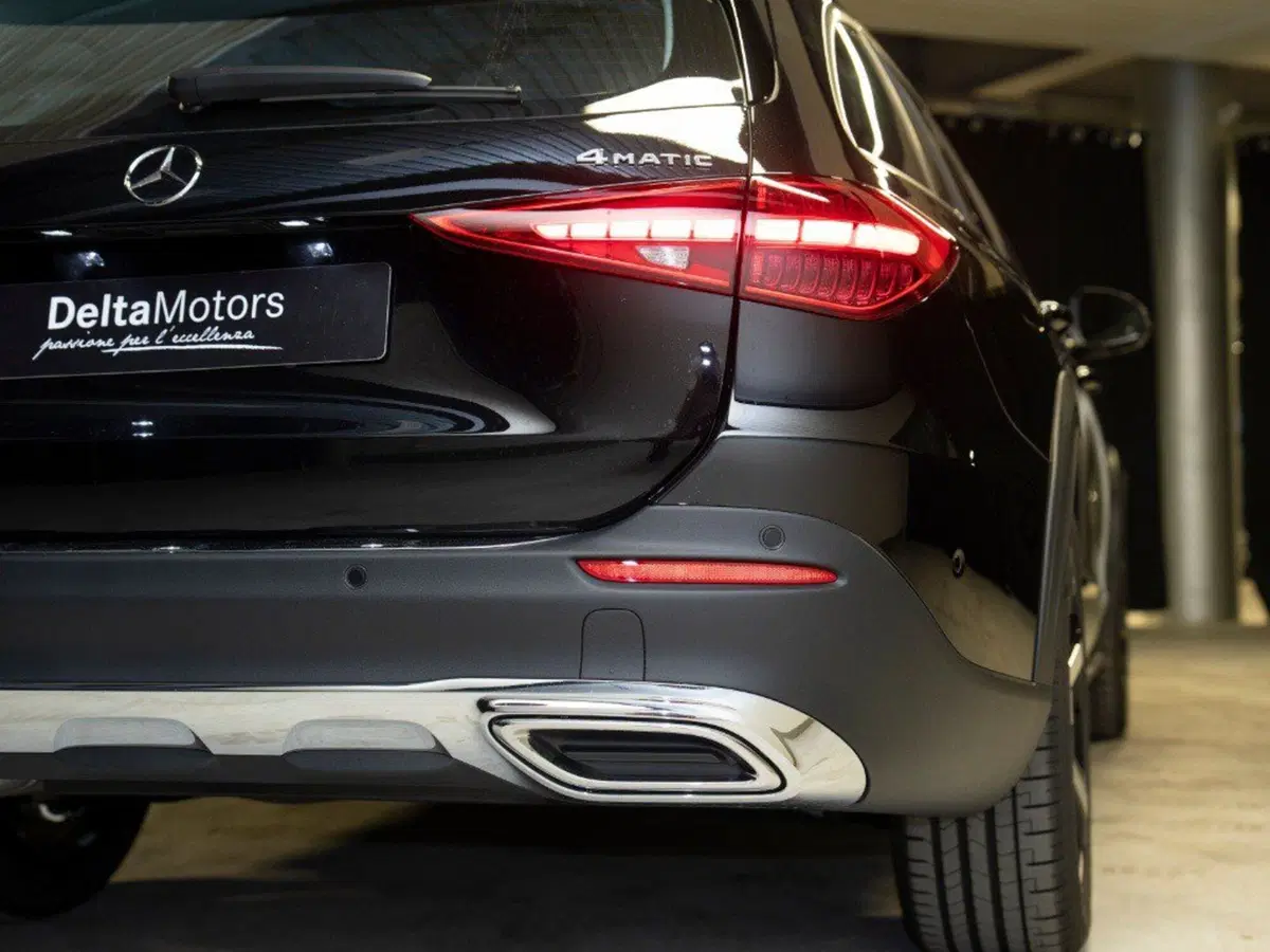 Mercedes-Benz Classe C Station Wagon nuova a Ancona (8)