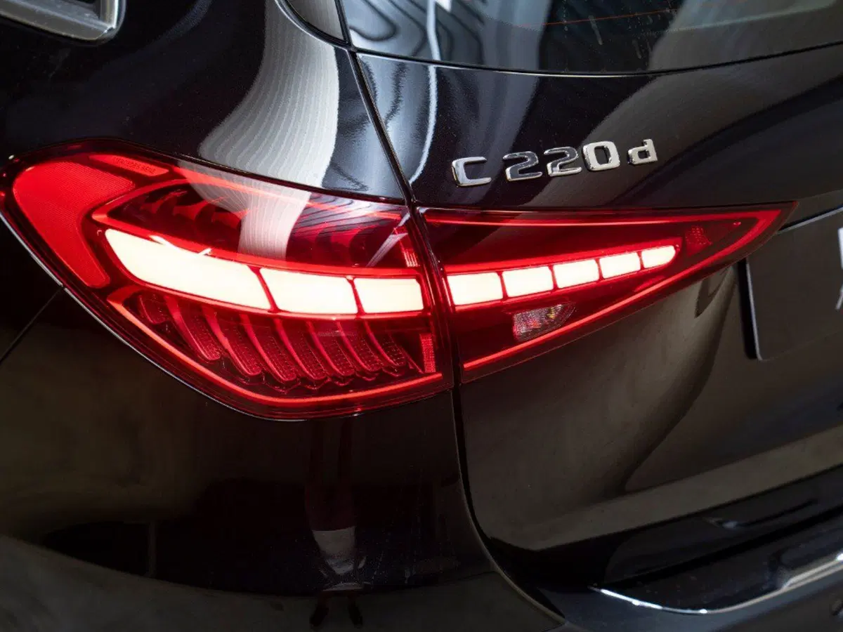 Mercedes-Benz Classe C Station Wagon nuova a Ancona (9)