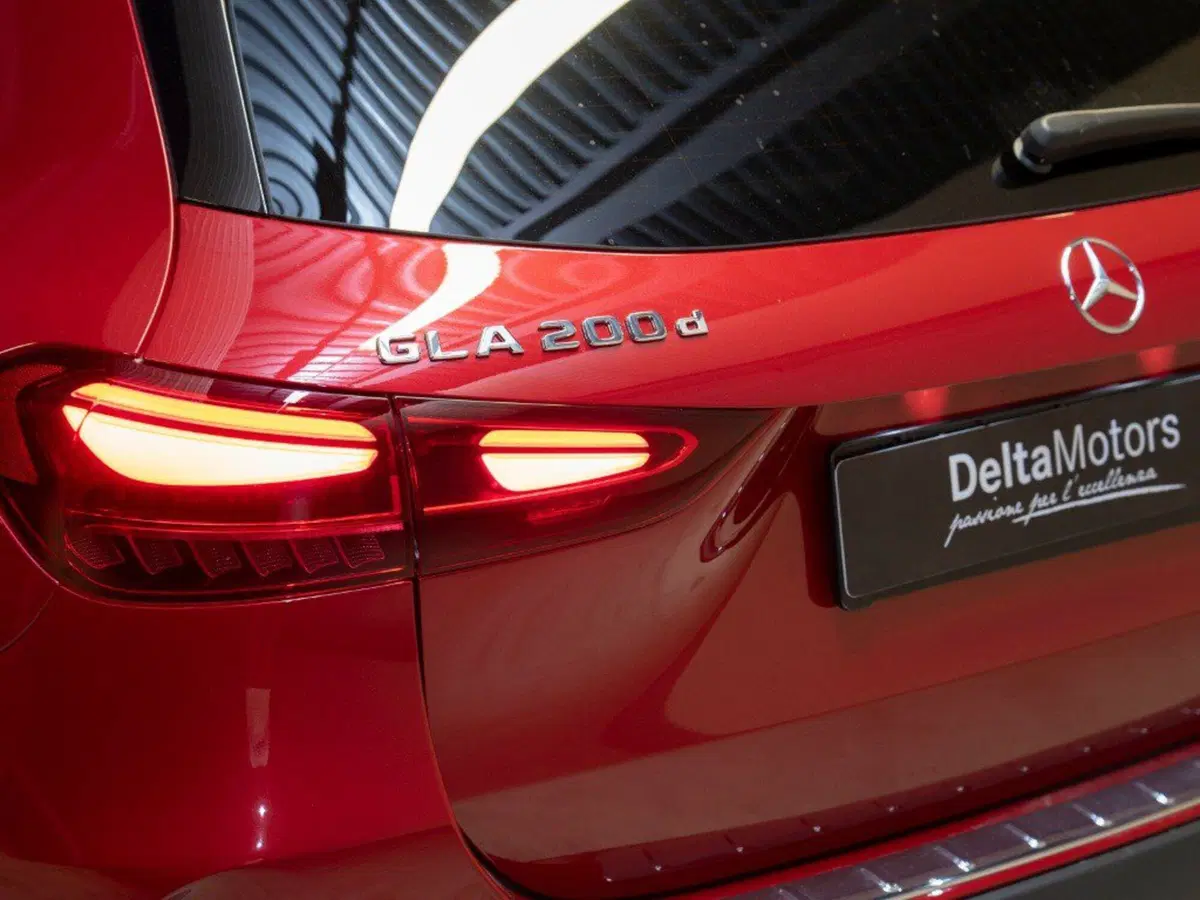 Mercedes-Benz GLA SUV nuova a Ancona (11)