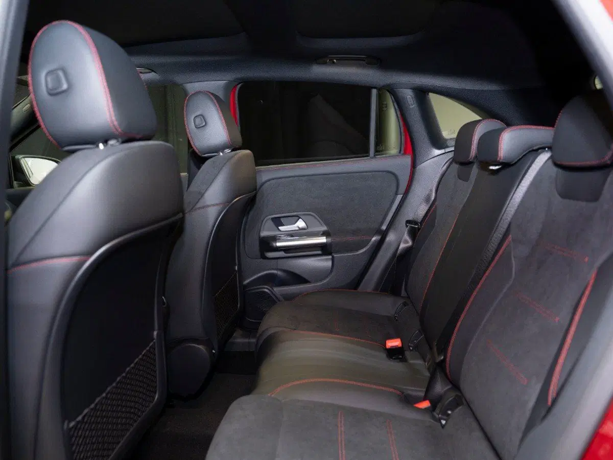 Mercedes-Benz GLA SUV nuova a Ancona (17)