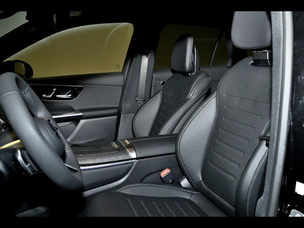 Mercedes-Benz GLC SUV nuova a Ancona (11)