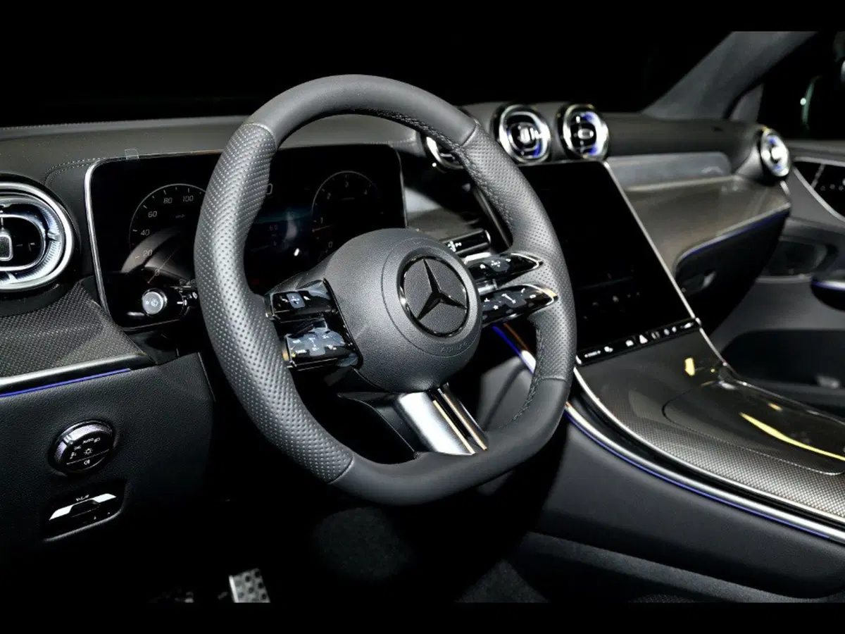 Mercedes-Benz GLC SUV nuova a Ancona (16)