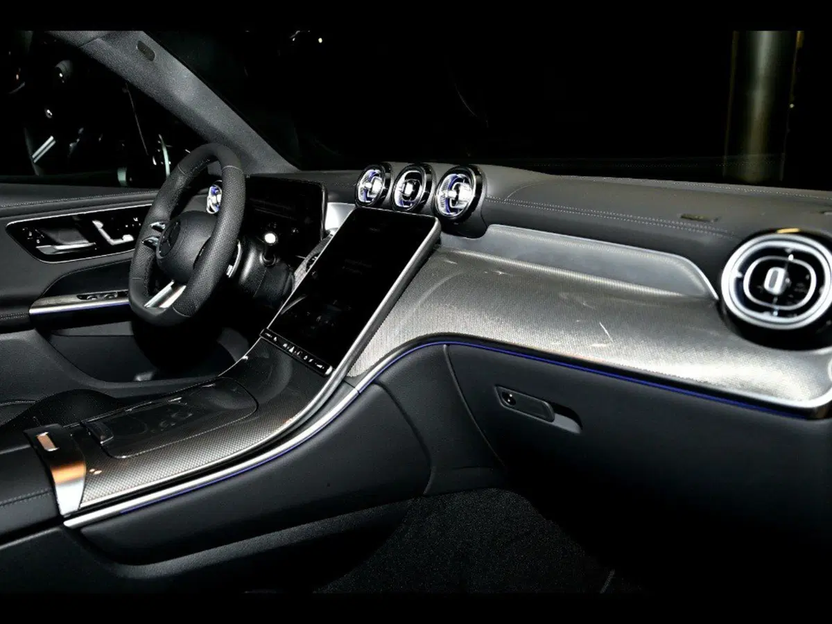 Mercedes-Benz GLC SUV nuova a Ancona (19)