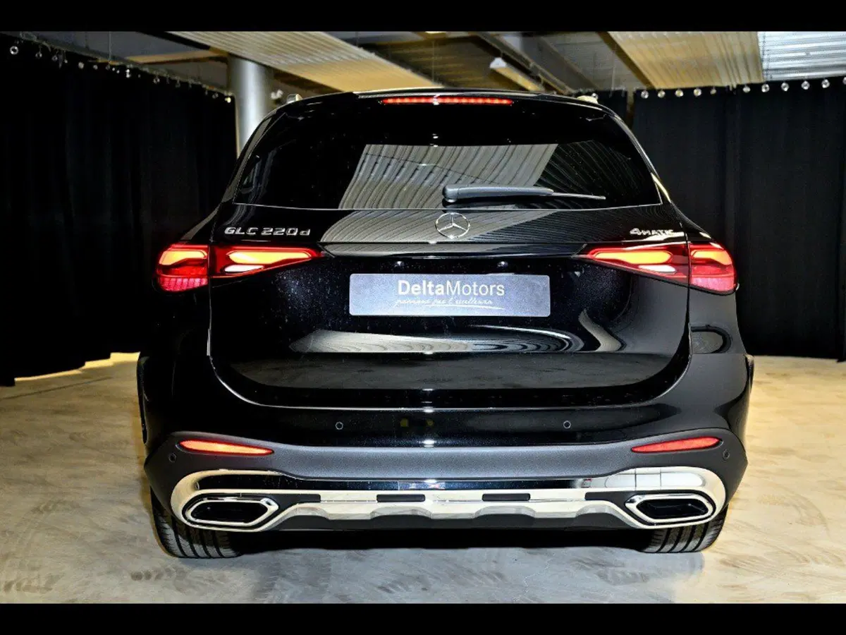 Mercedes-Benz GLC SUV nuova a Ancona (3)