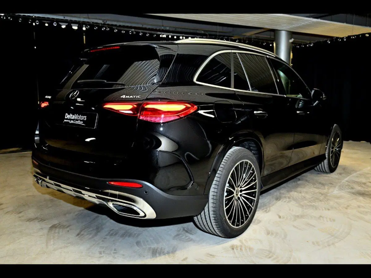 Mercedes-Benz GLC SUV nuova a Ancona (4)