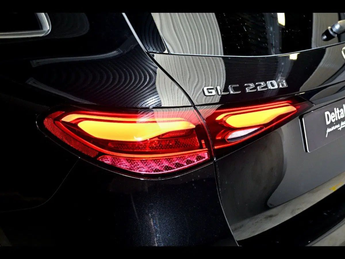 Mercedes-Benz GLC SUV nuova a Ancona (6)