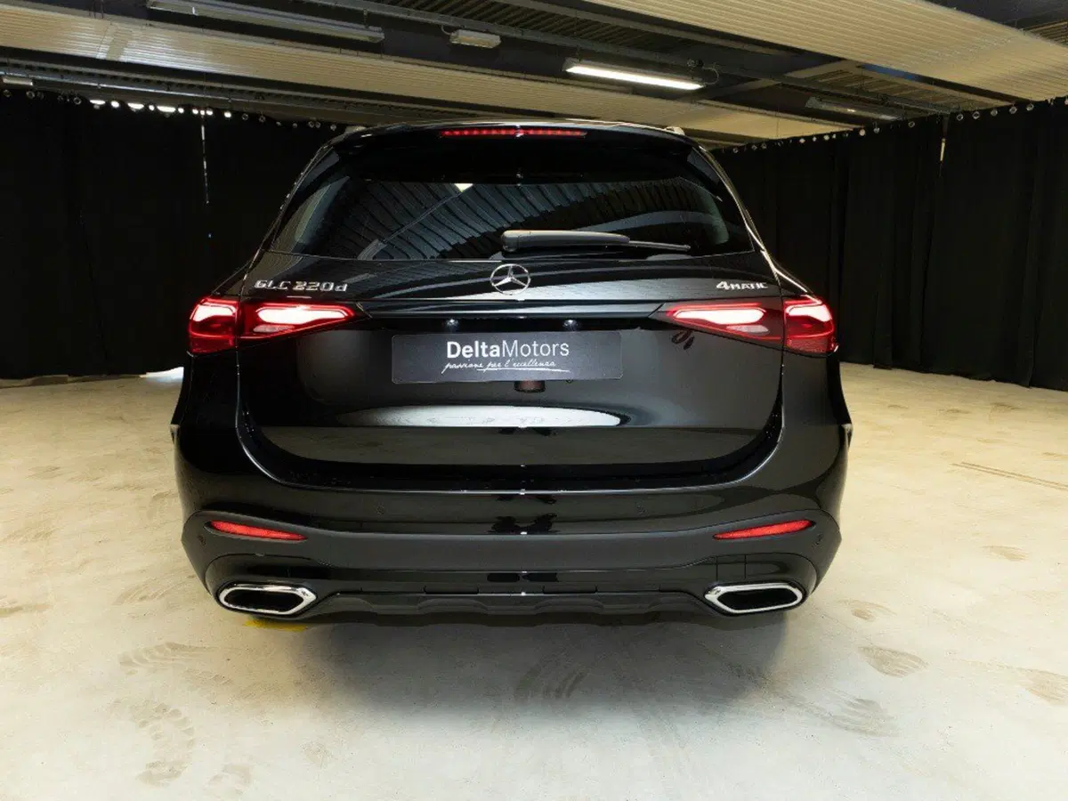 Mercedes-Benz GLC SUV nuova a Ancona (5)