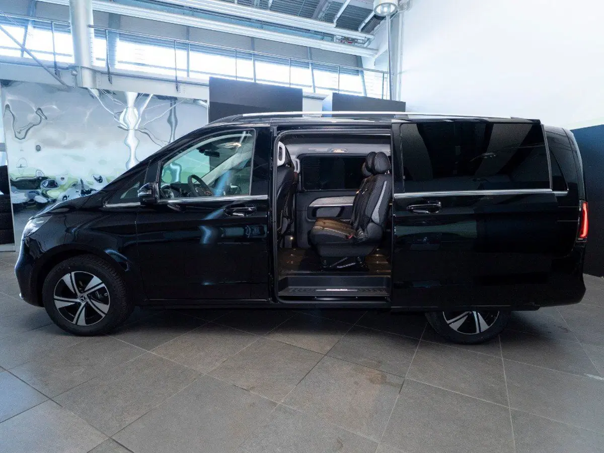 Mercedes-Benz Classe V nuova a Ancona (11)