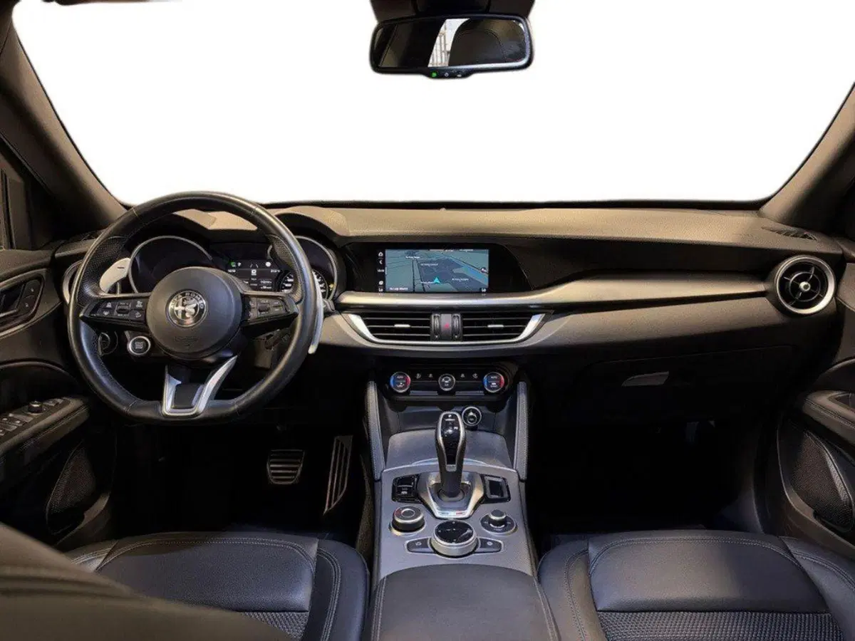 Alfa Romeo Stelvio usata a Ancona (13)