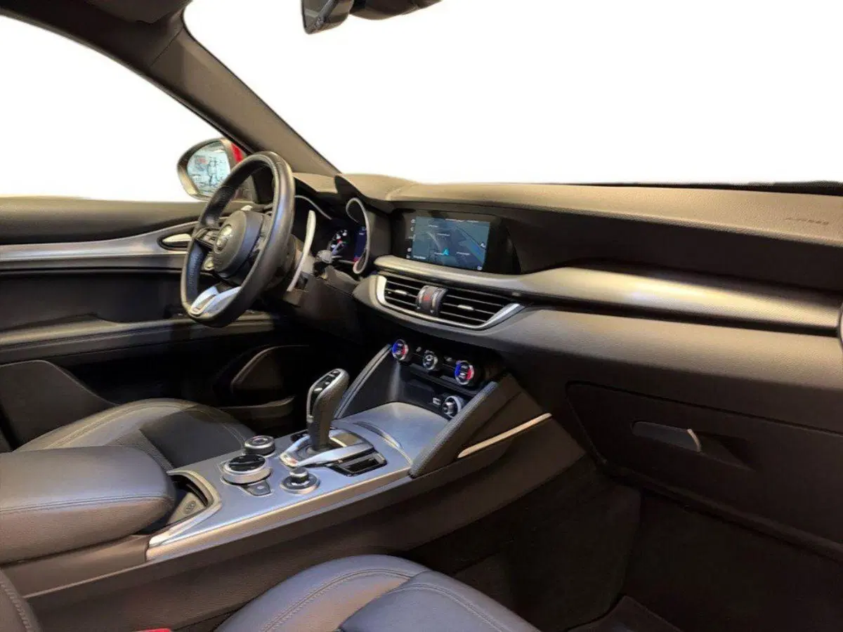 Alfa Romeo Stelvio usata a Ancona (15)