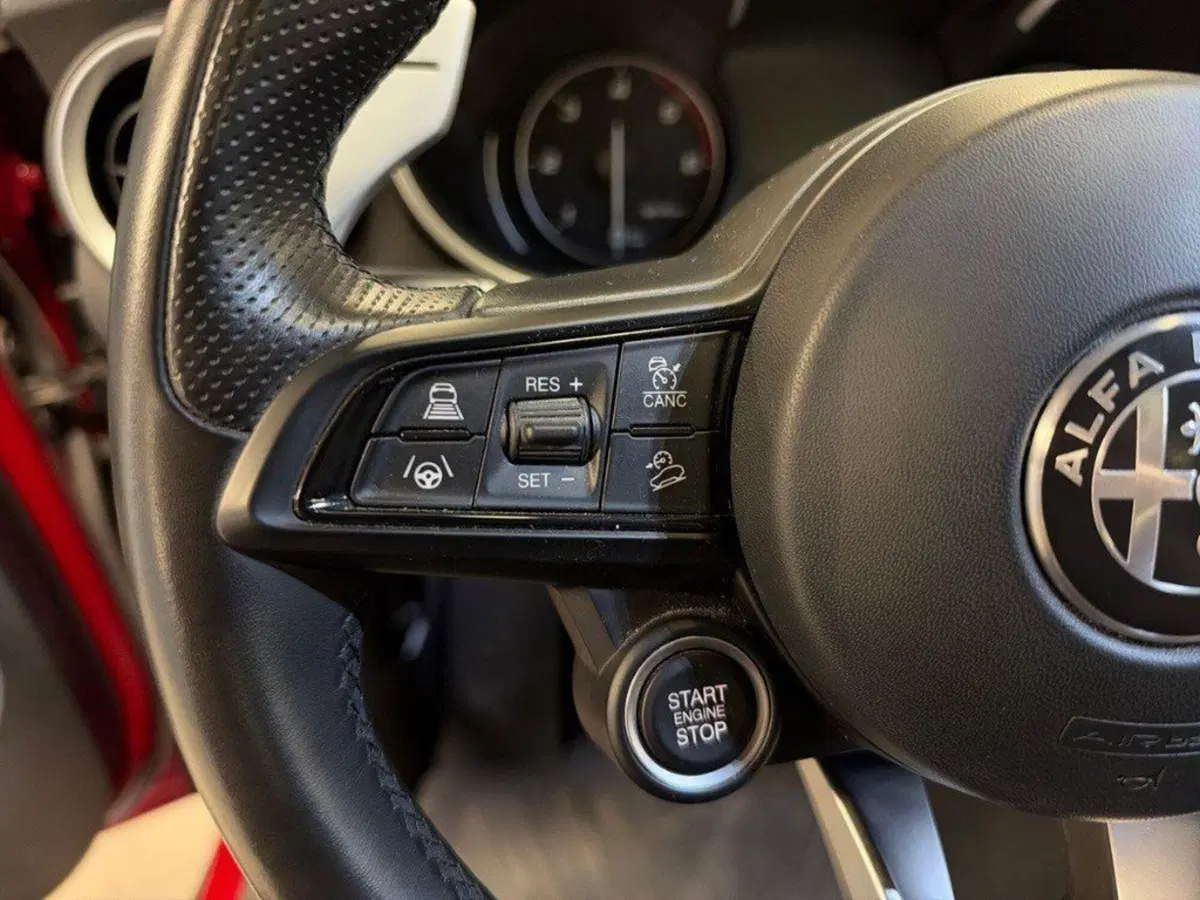 Alfa Romeo Stelvio usata a Ancona (17)